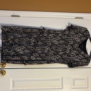Connected Apparel Black and White Patterned Dress Size: 14